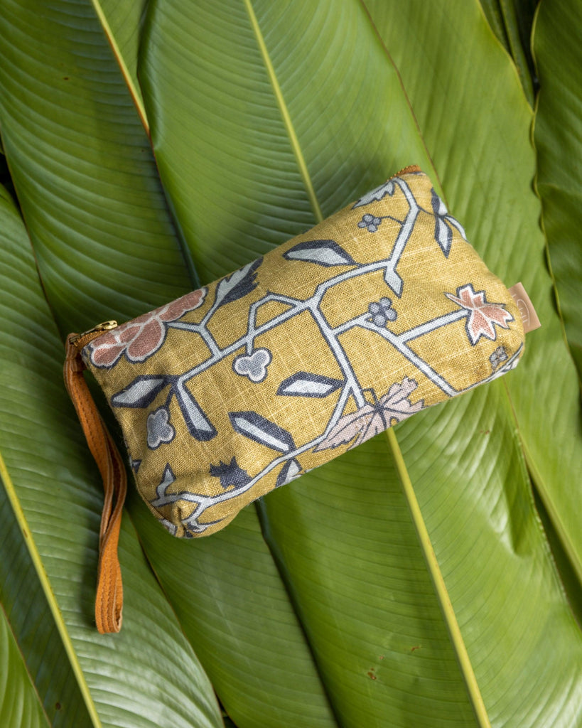 Little Compton Wristlet - Yellow Stem - IMSY